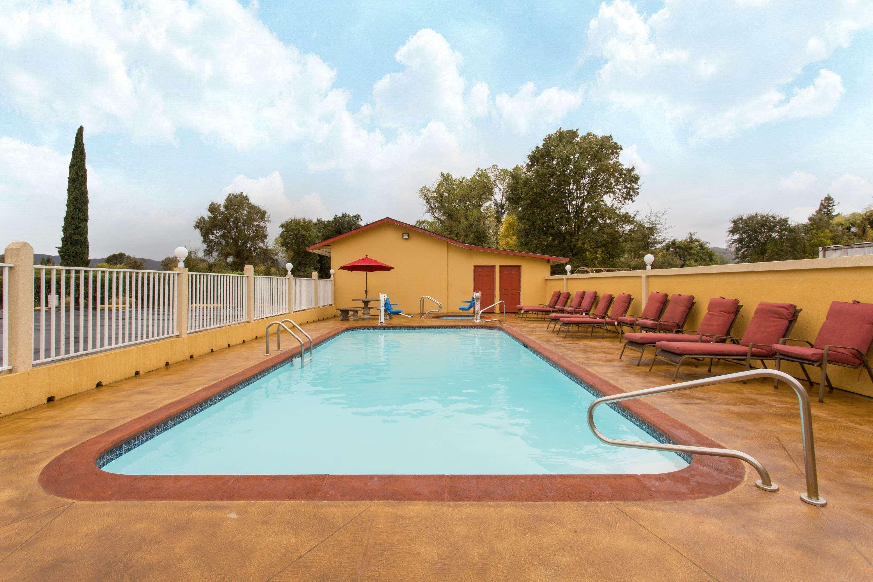 Motel Upper & Upper Lake